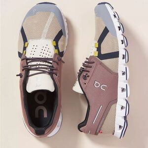 Women’s On tennis shoes